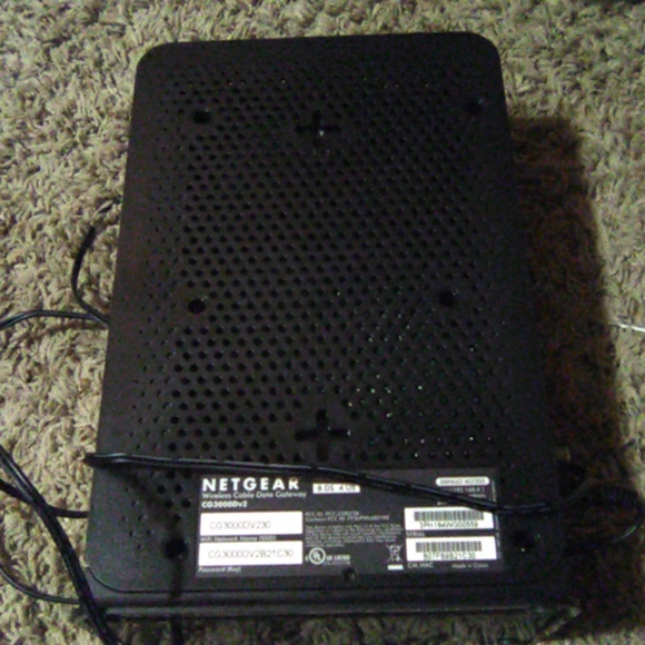 Netgear CG3000Dv230 DOCIS 3.0 Modem with wireless router - Picture 2 of 6